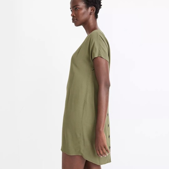 Crewneck Button-Back Easy Dress in Palm Tree - Picture 5 of 8